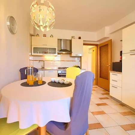 8 Apartman Vrbnik (Primorje-Gorski Kotar)