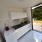 8 Apartament *