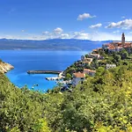 8 Apartament