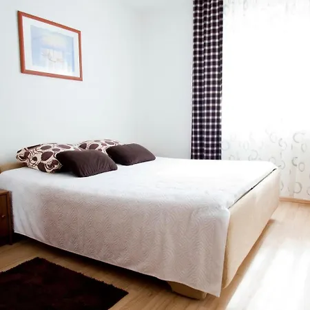 Apartment 8 Vrbnik (Primorje-Gorski Kotar)